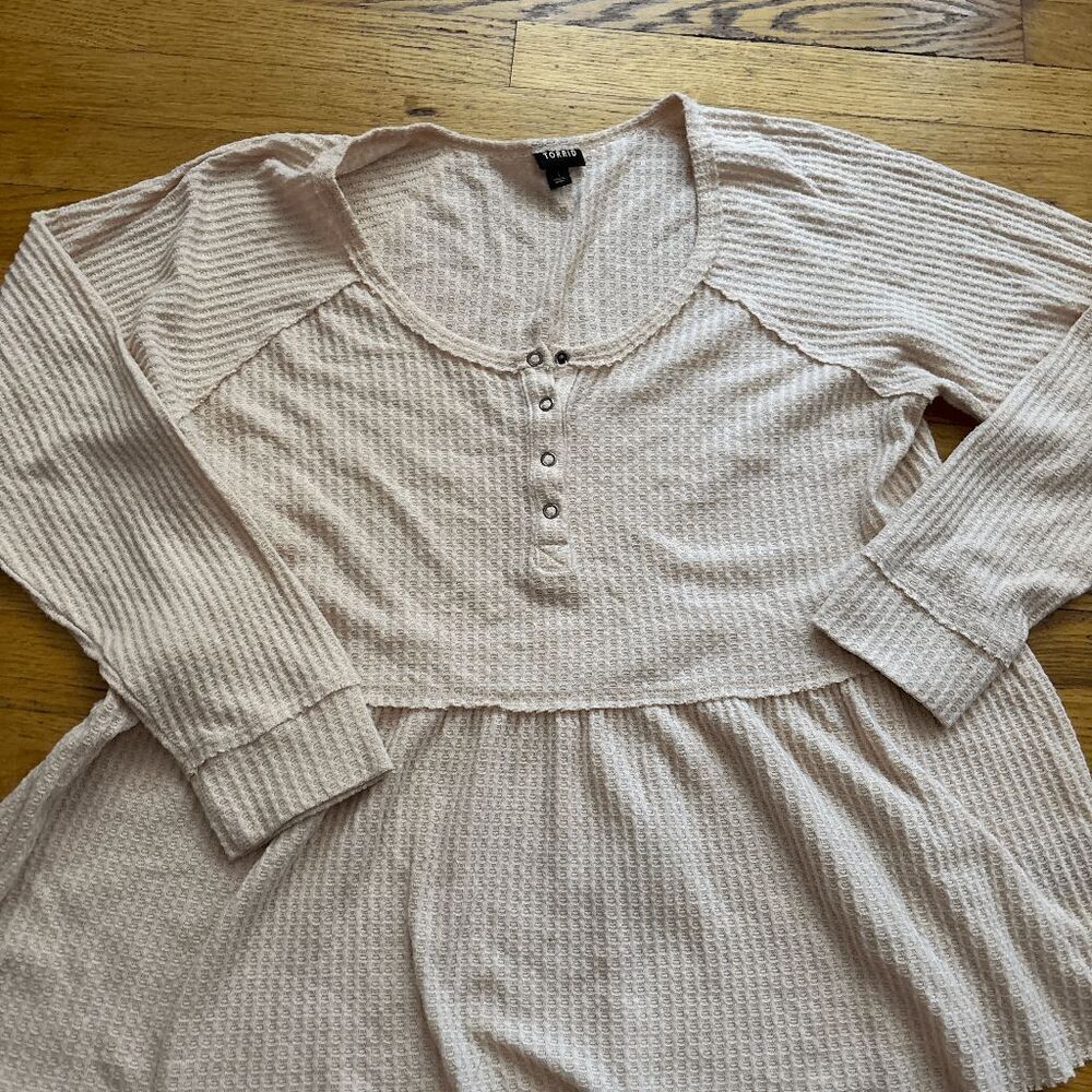Torrid Women's Blush Brushed Waffle Henley Babydoll Pullover Blouse Size 1